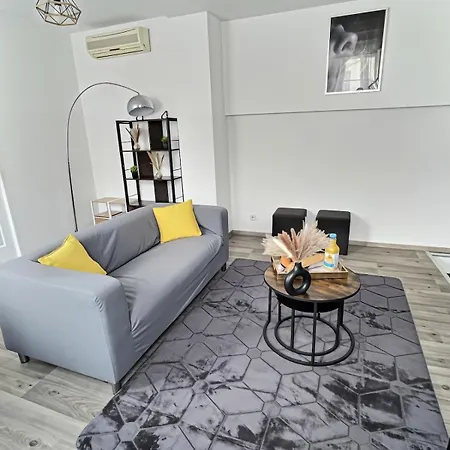 Le Duplex Familial De *