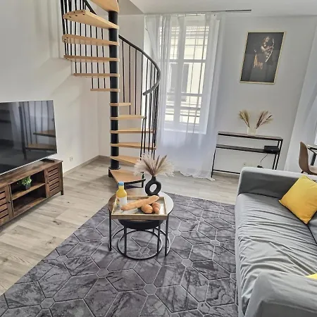 Le Duplex Familial De مو